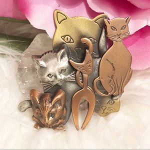 Vintage K&T Cats Brooch Pin. Cat Lovers Delight Signed